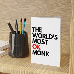 O monge mais OK do mundo | Cartão de cumprimentos dos Dungeon e dos dragões de <br> Entrega Rápida? Cartões de presente de aniversário DnD | Vale-presente Geeky para ele, ela | Pacote de 1 ou 10 (BRANCO)