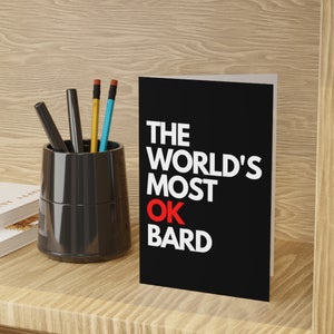 O Bardo Mais OK do Mundo | Cartão de cumprimentos dos Dungeon e dos dragões de <br> Entrega Rápida? Cartões de presente de aniversário DnD | Vale-presente Geeky para ele, ela | Pacote de 1 ou 10 (PRETO)