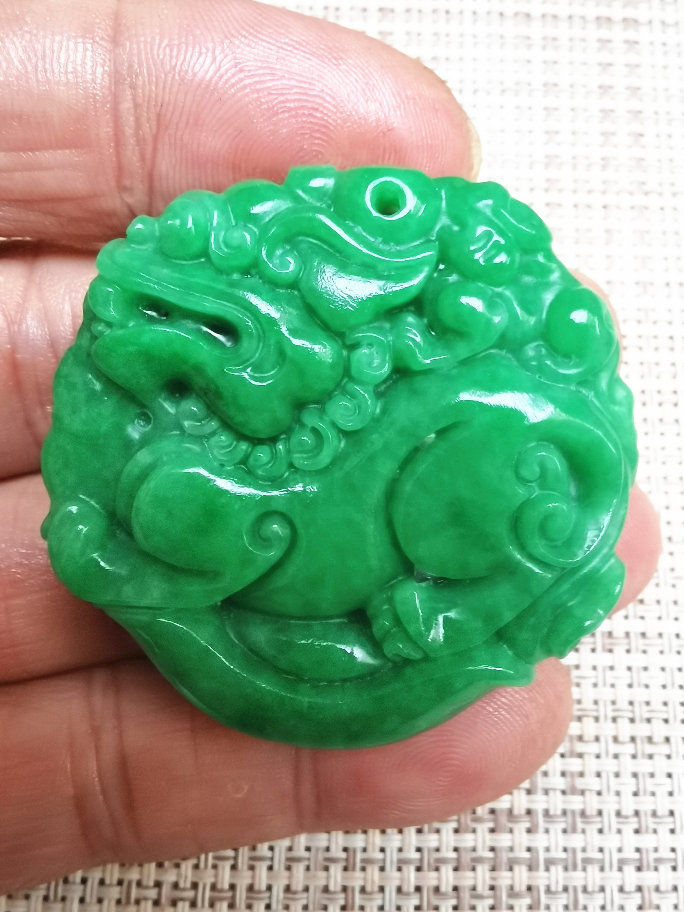 ♦中国美術工芸品 翡翠 蛙 龍 神獣文様 透し彫り 文鎮 ペンダント他 置物飾り 中国翡翠 緑翡翠彫刻 龍ペンダント お守り - Etsy 日本
