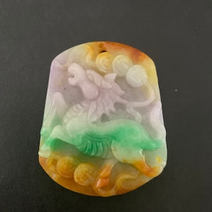 jade geschnitztes chinesisches Sternzeichen Pferd Charm Anhänger
