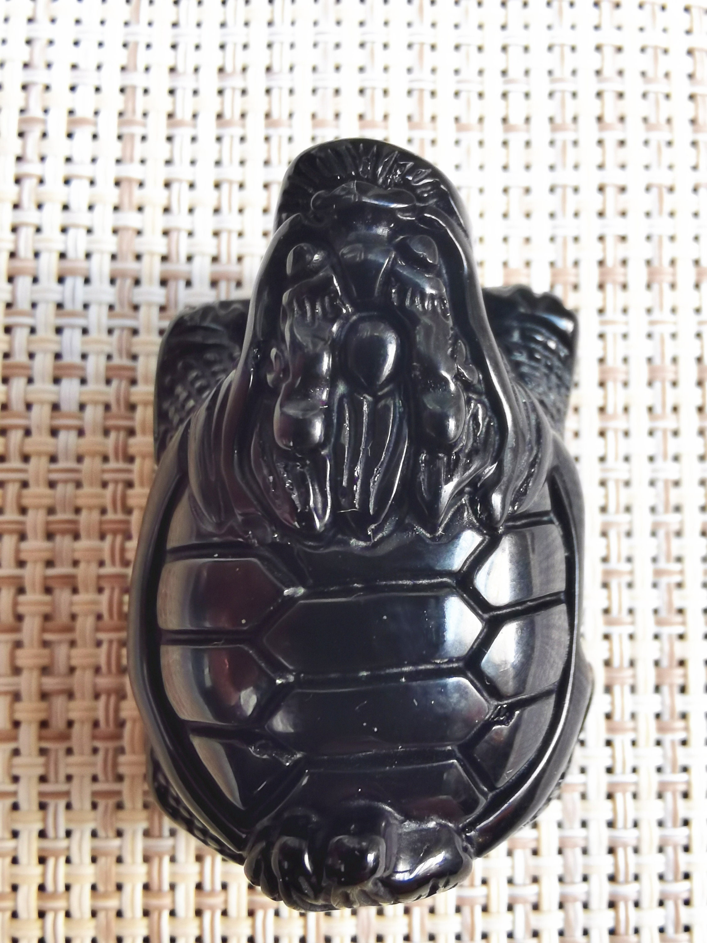 Natural rainbow obsidian eye carving Dragon Turtle pendant Bead Chain Natural rainbow obsidian eye carving Dragon Turtle pendant Bead Chain