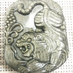 Pendente tigre ossidiana in oro naturale