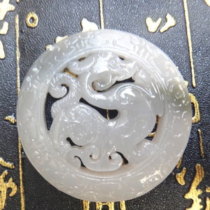 Natural  jade carved Dragon pendants china art carved Lucky Dragon mascot DSC05550