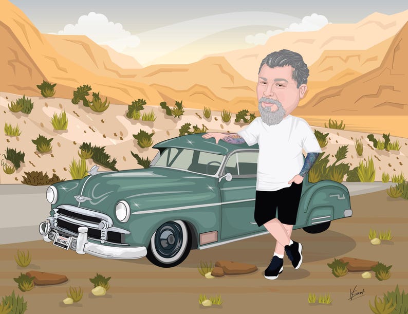 Puede incluir: Ilustraci&oacute;n de un coche vintage color turquesa con detalles cromados, estacionado en una carretera des&eacute;rtica. Una persona con camiseta blanca y pantalones cortos negros se apoya en el coche. El fondo presenta monta&ntilde;as des&eacute;rticas y vegetaci&oacute;n escasa.
