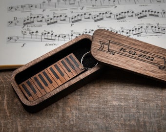 Personalized Piano Keychain / Walnut & Wenge / Personalized Music Gift / Handmade