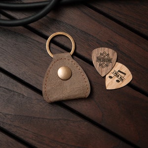 Engraved Wooden Guitar Picks Personalized Picks Guitar Gift zdjęcie 2