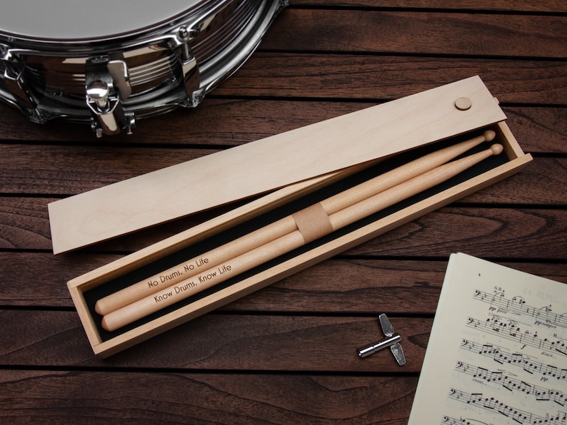 Personalisierte Drumsticks in hölzerner Geschenkbox gravierte Drumsticks Drummer Gift No Engraving on Box