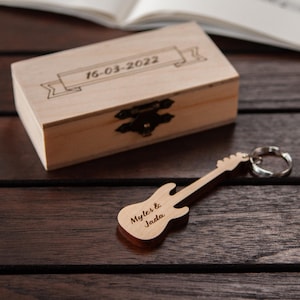 Personalized Bass Guitar Keychain Maple / Personalized Music Gift / Music gift