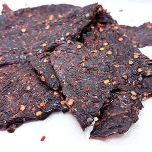 MoJo Jerky &quot;Hickory HOT&quot; Salt & Pepper Seasoning w/Spicy Red Pepper Flakes 1/4 lb Bag Handcrafted Gourmet Thin-Cut Chewy Beef Meat Jerky USA
