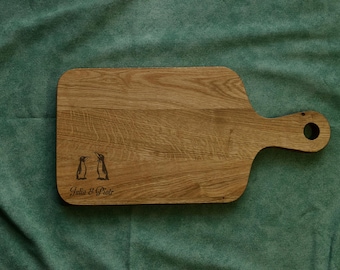 Personalisiertes Schneidebrett aus Eiche - Handgefertigtes Holzbrett mit Gravur, Tungöl-Finish, perfektes Geschenk für Hochzeit oder Einweihungsparty