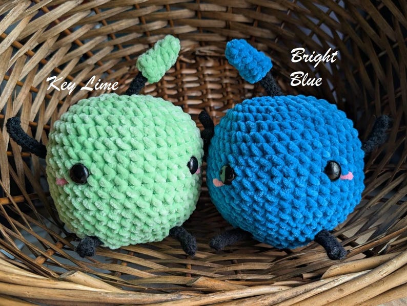 Crochet Junimo inspiré de Stardew Valley | Peluche Jumbo faite main | Beaucoup de couleurs disponibles !! image 13