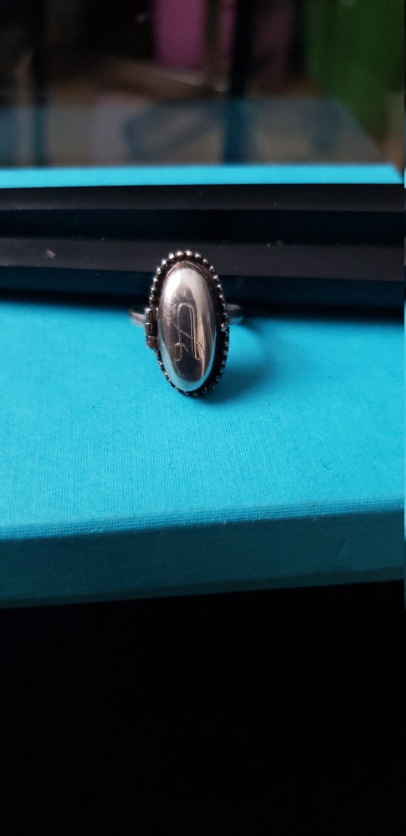 Victorian sterling signet poison snuff ring