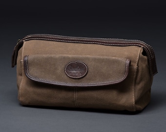 Leather Toiletry Bag Men Shaving Case Vintage Retro Waxed Canvas Travel Pouch Large Dopp Kit Bag (11 x 6 x 6 Inches) by Bayfield Bags