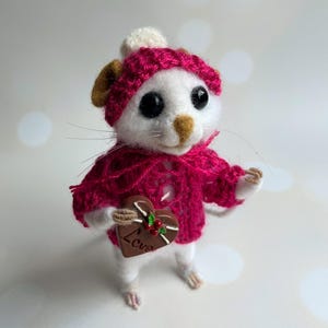 Needle felted Christmas mouse, felting mouse, Needle felted animal, Needle felted decoration,  animal sculpture, Miniature animal, Gift