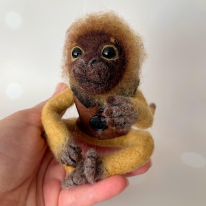 Needle felted monkey, realistic monkey, needle felted animals, miniature monkey, monkey decoration, needle felted miniature monkey,