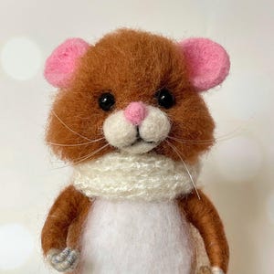 Needle felted Christmas mouse, felting mouse, Needle felted animal, Needle felted decoration,  animal sculpture, Miniature animal, Gift