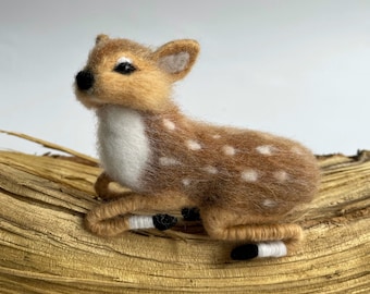 Needle Felted Deer, Realistic felted Fawn, needle felted Bambi, Needle Felted animals, Handmade, Felt toys, Collectible dolls,Decoration