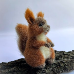 Needle felted squirrel, Mini squirrel, Needle felted decoration, Realistic squirrel, Needle felted animal, miniature animal, Gift