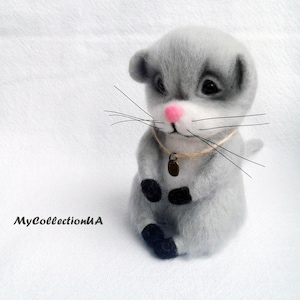 Nadelgefilzte Maus, Filzmaus, graue Maus, Wolle Tierskulptur, Miniaturtier, Wohnkultur, weiche Skulptur, Öko-Spielzeug, Geschenk