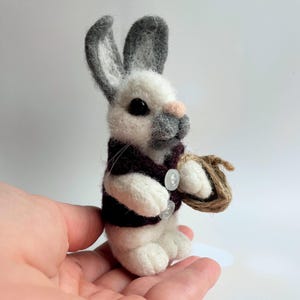 Needle felted Rabbit , Needle felted tiny bunny, toys of wool, miniature animal, Home decor, soft sculpture, natural toys, Easter bunny