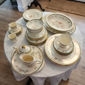 ◇ ROYAL DOULTON MINTON ☆ ロイヤルドルトン ミントン 皿 6枚セット プレート 花柄 岡山 発 (A-2073i2) ミントン陶器ロイヤルドルトンリミテッドエディション MINTON 英国製