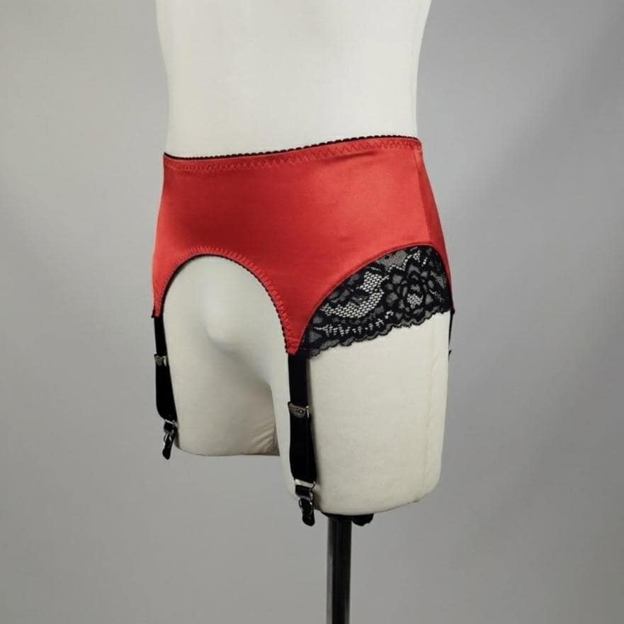 Garter belt for men