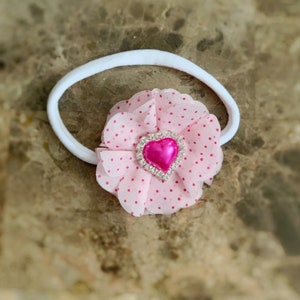Valentinstag Stirnband- Baby Mädchen 1. Valentinstag/ Herz Stirnband/Neugeborenes Mädchen Haarband/ Herz Stirnband/Premie Stirnband/PhotoProp