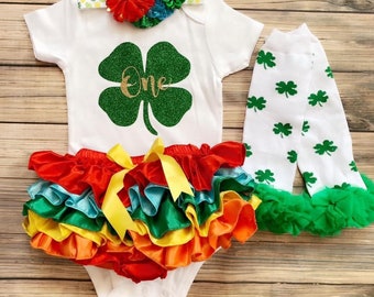 First Birthday-St Patrick’s day/Lucky Charm/Green and pink /Irish/Lucky One/Cake Smash outfit/Baby girl 1st birthday/ bloomerskirt