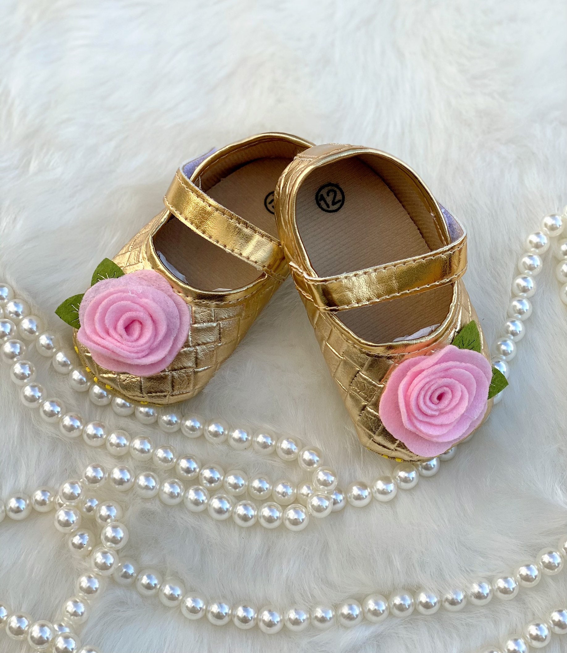 Baby girl shoes Golden baby shoes Pink and Gold Garden birthday shoes First birthday shoes Flower shoes cake smash photo prop