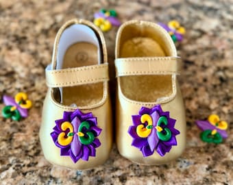 Baby girl shoes - MardiGras shoes , First birthday shoes , cake smash , photo prop, first shoes, Golden baby shoes, Baby girl Golden shoes