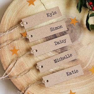 Segnaposto per matrimonio, Tag nome carattere personalizzato per macchina da scrivere, Tag favore nome matrimonio, Tag Kraft, Tag addio al nubilato, Tag rustici
