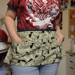 Green Apron ~ money apron ~ Fun print Apron ~ Waist Apron ~ Apron ~ Adult Apron ~ handmade apron ~ apron with pockets ~ cooking ~ kitchen