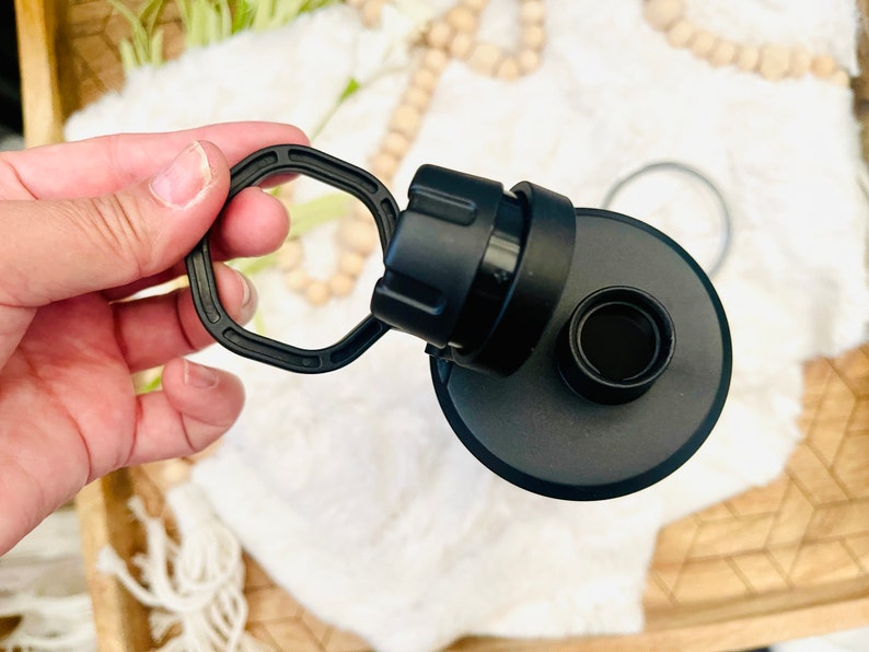 Filipina Girl Dual Lid, Twist off Water Bottle 20 Oz Tumbler, Filipino