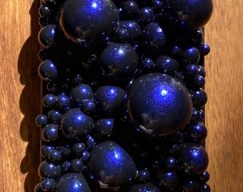 Iridescent blue balls 3D paint