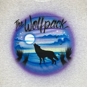 Airbrushed T-shirt * Howling Wolf * Moon * Beach