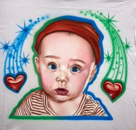 T-shirt peint à l'aérographe Portrait de bébé Coeurs -  Canada