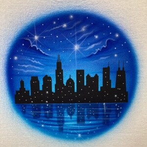 Camiseta aerógrafo - Paisaje urbano de Chicago - Eliges colores de noche o de día