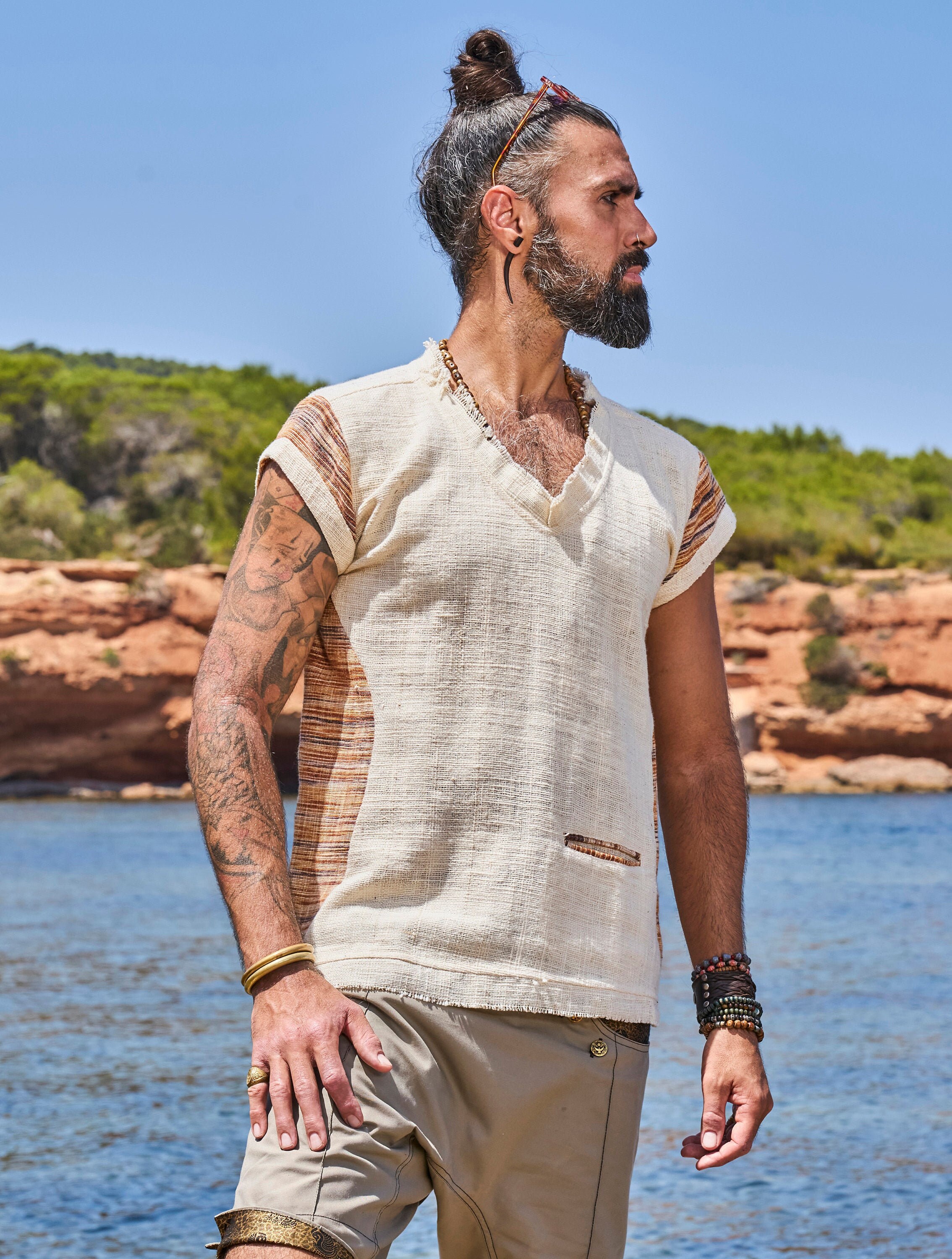 White T-shirt/ Mens Top 