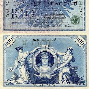 Peut inclure: Un billet de banque allemand vintage de 100 marks, avec des motifs bleus et blancs complexes. La partie supérieure présente un texte orné et un emblème de l'aigle allemand. La partie inférieure montre des figures classiques encadrant un portrait.
