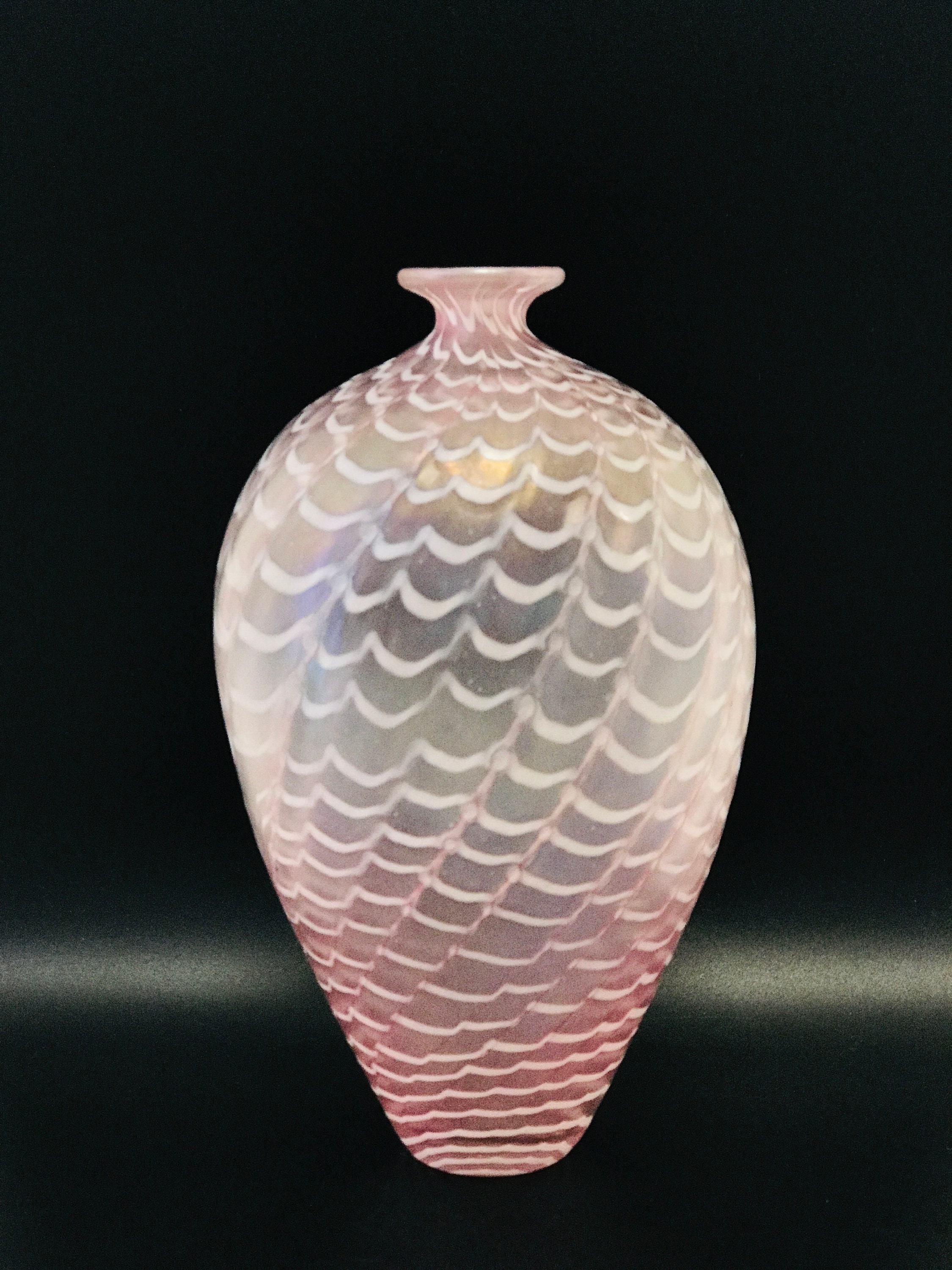 バーティル・ヴァリアン、コスタ・ボダの大きな手吹き虹色ピンクガラス