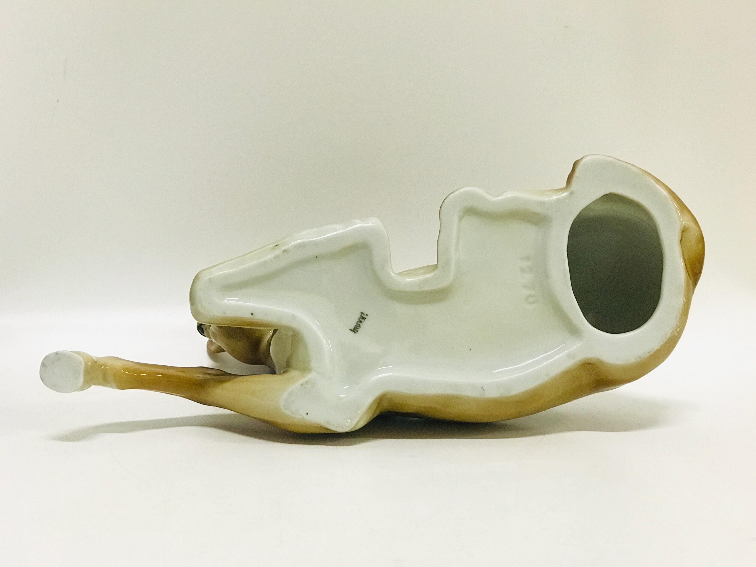 テューリンゲン州リッペルスドルフ産の大きな磁器の馬の置物