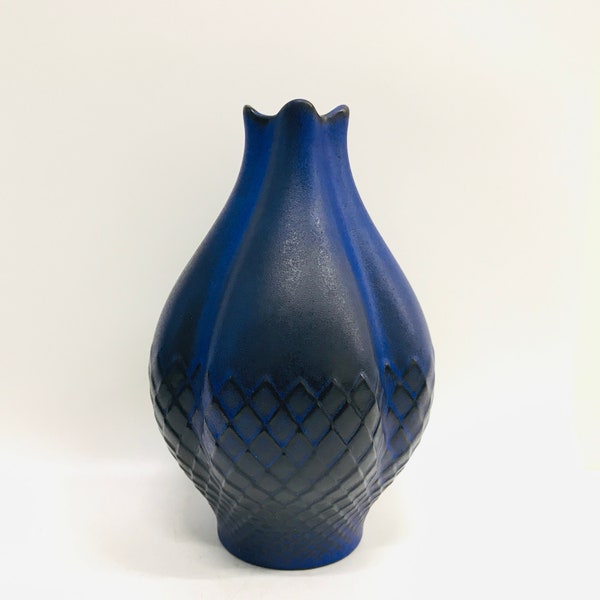 Upsala Ekeby blue vase "MARACCAS", Sven Erik Skawonius, Mid century modern Swedish vintage ceramic, Flower bud shape, Scandinavian design