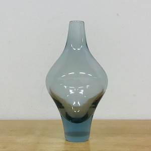 Vicke Lindstrand, Mid century modern smoky blue glass vase LH 1365, Kosta Glasbruk, Swedish vintage hand blown glass, Scandinavian design