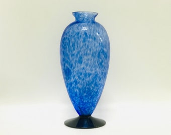 Lars Sestervik, Blue speckled glass vase, Vintage Swedish colorful hand blown glass vase, Lindshammar Glasbruk, Scandinavian designer glass