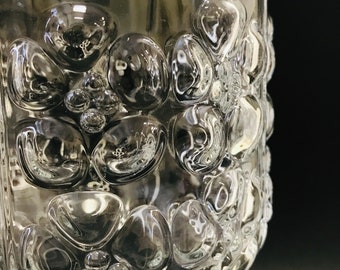 イッタラの透明ガラス花瓶「レイニッキ」、花のレリーフ模様、ヨルマ