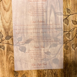 Menú de boda personalizado; Menú de boda en vitela; Menú de mesa de recepción; Menú de evento personalizado; Menú personalizado; Menú transparente; Decoración de recepción; Menú