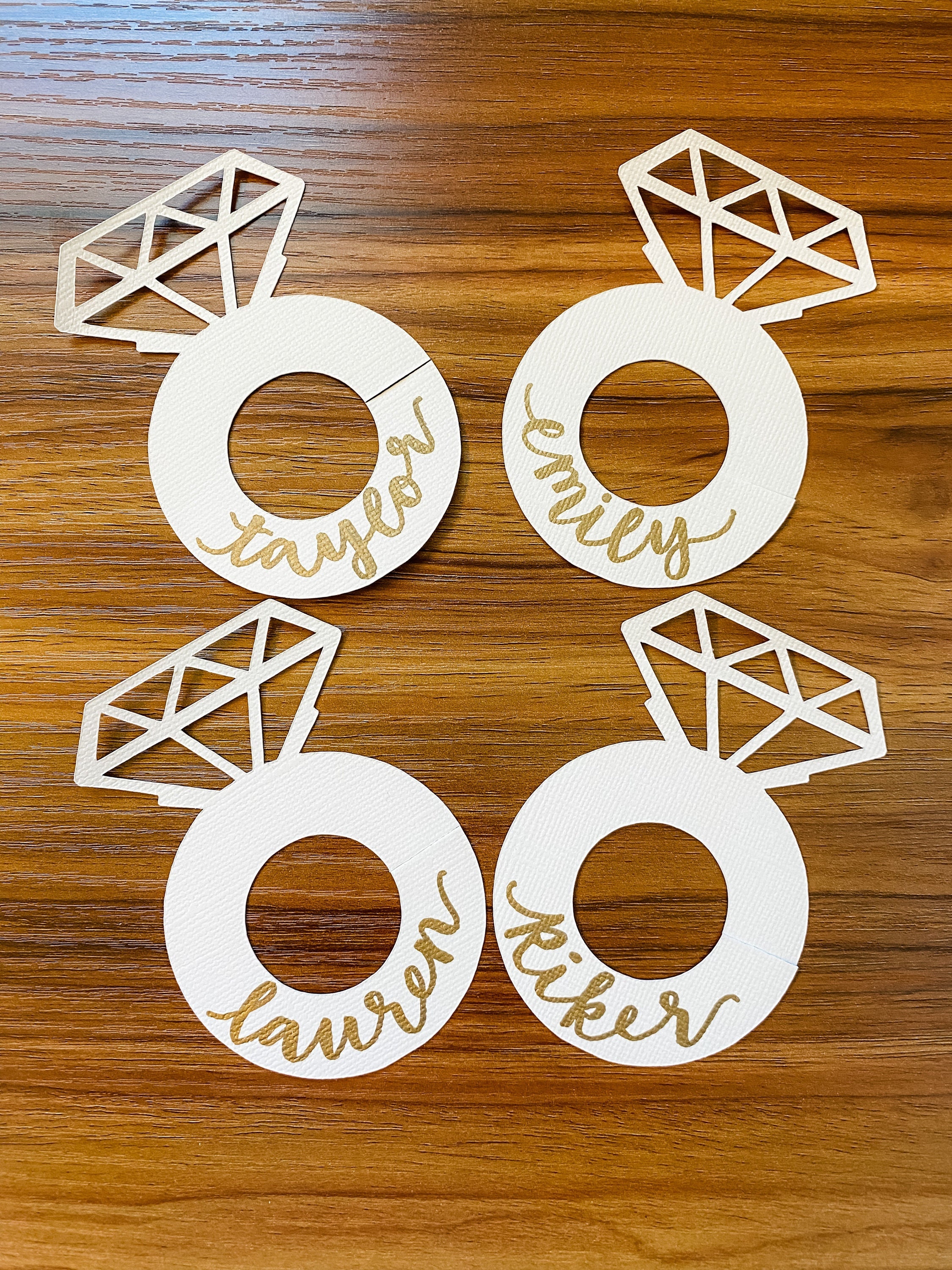 Easy Diamond Ring Drink Tags Using Cricut Foil Transfers – Modern DIY Bride