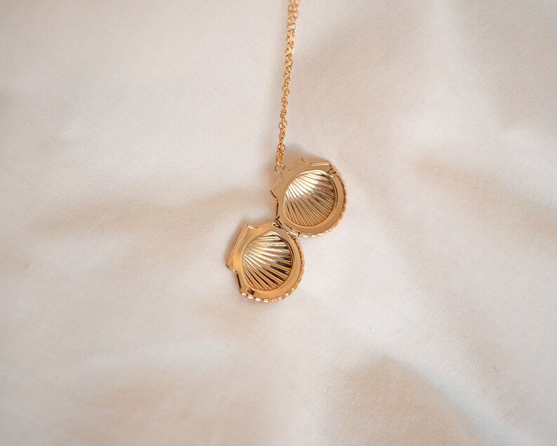 Marina Minimal Delicate Bridesmaids Birthday Valentines Jewellery Scallop Mermaid Seashell Locket on 18k Gold Filled Chain