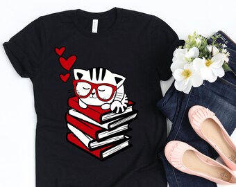 Cat Shirt / Book Lover / Cats And Books / Books / Cats / Bookworm / Cat Lover Gift / Book Lover Gift / Cat T-shirt / Cat Tshirt / Book Gift