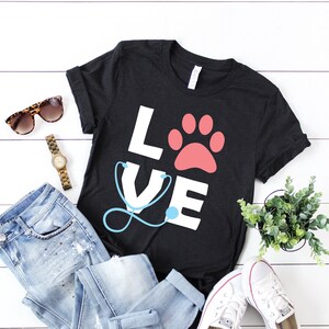 Dog Mom Shirt / Veterinarian Shirt / Veterinarian Gift / Vet Tech / Vet Tech Gift / Vet School / Vet Gifts / Vet School Gift / Vet Student